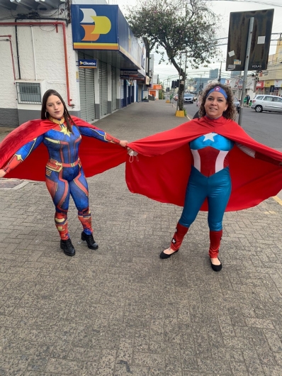 SUPER HEROINAS